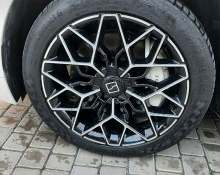 Zeekr 001 2024 в Днепре (Днепропетровске) на Automoto.ua Белый Zeekr 001, объемом двигателя 0 л и пробегом 10 тыс. км за 45999 $, фото 26 на Automoto.ua