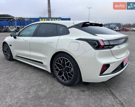 Білий Zeekr 001, об'ємом двигуна 0 л та пробігом 13 тис. км за 45800 $, фото 4 на Automoto.ua