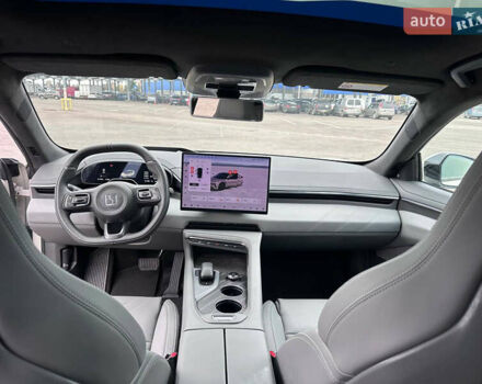 Білий Zeekr 001, об'ємом двигуна 0 л та пробігом 13 тис. км за 45800 $, фото 39 на Automoto.ua