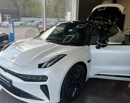 Белый Zeekr 001, объемом двигателя 0 л и пробегом 16 тыс. км за 42500 $, фото 3 на Automoto.ua