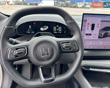 Білий Zeekr 001, об'ємом двигуна 0 л та пробігом 13 тис. км за 45800 $, фото 30 на Automoto.ua