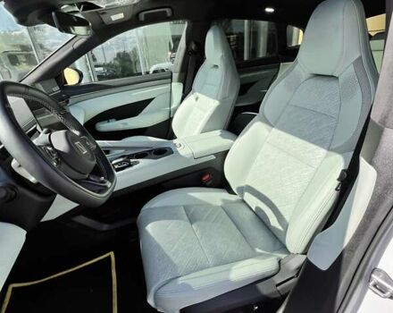 Zeekr 001 2024 в Днепре (Днепропетровске) на Automoto.ua Белый Zeekr 001, объемом двигателя 0 л и пробегом 1 тыс. км за 51000 $, фото 19 на Automoto.ua