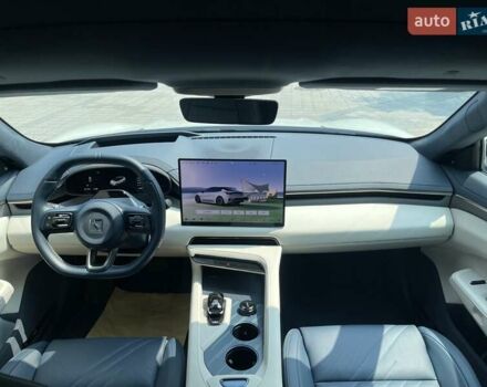 Белый Zeekr 001, объемом двигателя 0 л и пробегом 10 тыс. км за 40800 $, фото 6 на Automoto.ua