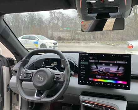 Белый Zeekr 001, объемом двигателя 0 л и пробегом 8 тыс. км за 44800 $, фото 13 на Automoto.ua