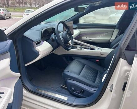 Білий Zeekr 001, об'ємом двигуна 0 л та пробігом 14 тис. км за 47198 $, фото 8 на Automoto.ua