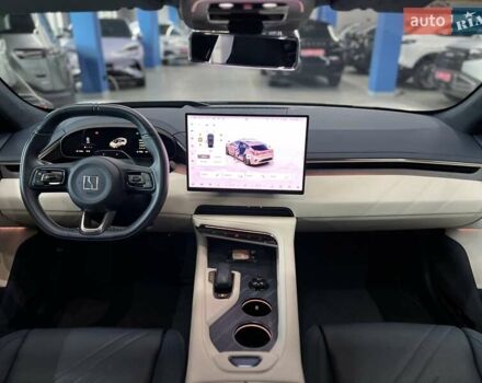 Білий Zeekr 001, об'ємом двигуна 0 л та пробігом 12 тис. км за 44999 $, фото 17 на Automoto.ua