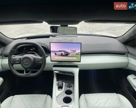 Белый Zeekr 001, объемом двигателя 0 л и пробегом 17 тыс. км за 46800 $, фото 5 на Automoto.ua