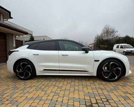 Белый Zeekr 001, объемом двигателя 0 л и пробегом 8 тыс. км за 45000 $, фото 1 на Automoto.ua