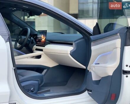 Белый Zeekr 001, объемом двигателя 0 л и пробегом 21 тыс. км за 39900 $, фото 5 на Automoto.ua