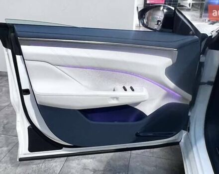 Білий Zeekr 001, об'ємом двигуна 0 л та пробігом 11 тис. км за 37390 $, фото 7 на Automoto.ua