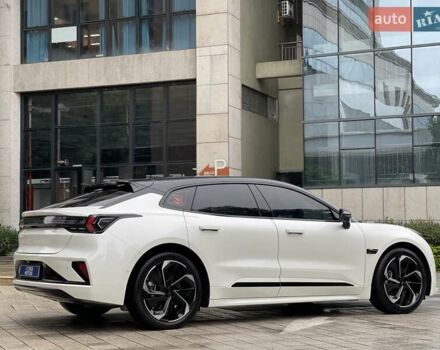 Белый Zeekr 001, объемом двигателя 0 л и пробегом 10 тыс. км за 38900 $, фото 3 на Automoto.ua