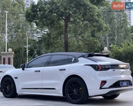 Белый Zeekr 001, объемом двигателя 0 л и пробегом 21 тыс. км за 39900 $, фото 2 на Automoto.ua