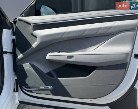 Белый Zeekr 001, объемом двигателя 0 л и пробегом 11 тыс. км за 50500 $, фото 21 на Automoto.ua