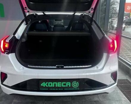Білий Zeekr 001, об'ємом двигуна 0 л та пробігом 11 тис. км за 37390 $, фото 16 на Automoto.ua