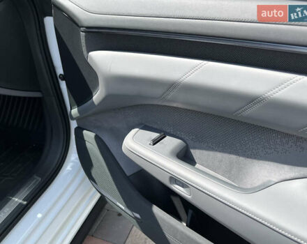 Белый Zeekr 001, объемом двигателя 0 л и пробегом 20 тыс. км за 47000 $, фото 22 на Automoto.ua