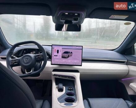 Білий Zeekr 001, об'ємом двигуна 0 л та пробігом 14 тис. км за 47198 $, фото 12 на Automoto.ua