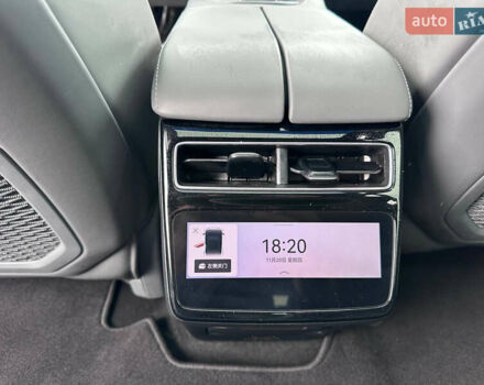 Білий Zeekr 001, об'ємом двигуна 0 л та пробігом 13 тис. км за 45800 $, фото 40 на Automoto.ua