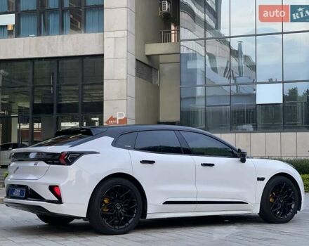 Белый Zeekr 001, объемом двигателя 0 л и пробегом 21 тыс. км за 39900 $, фото 1 на Automoto.ua