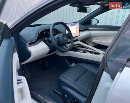 Білий Zeekr 001, об'ємом двигуна 0 л та пробігом 11 тис. км за 40900 $, фото 1 на Automoto.ua