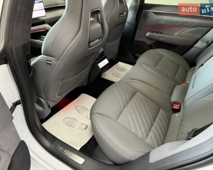 Белый Zeekr 001, объемом двигателя 0 л и пробегом 1 тыс. км за 52699 $, фото 18 на Automoto.ua