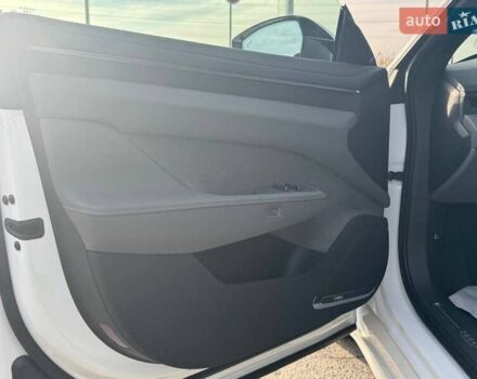 Белый Zeekr 001, объемом двигателя 0 л и пробегом 1 тыс. км за 48700 $, фото 8 на Automoto.ua