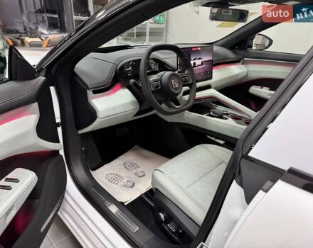Белый Zeekr 001, объемом двигателя 0 л и пробегом 1 тыс. км за 45499 $, фото 11 на Automoto.ua