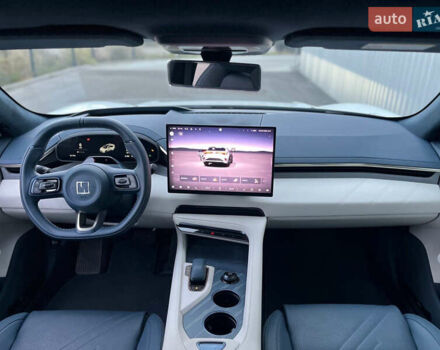 Білий Zeekr 001, об'ємом двигуна 0 л та пробігом 11 тис. км за 40900 $, фото 9 на Automoto.ua