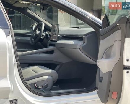 Белый Zeekr 001, объемом двигателя 0 л и пробегом 3 тыс. км за 41900 $, фото 3 на Automoto.ua