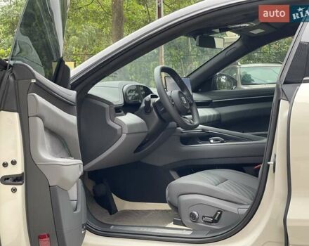 Белый Zeekr 001, объемом двигателя 0 л и пробегом 7 тыс. км за 39500 $, фото 5 на Automoto.ua