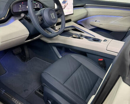 Белый Zeekr 001, объемом двигателя 0 л и пробегом 5 тыс. км за 50500 $, фото 3 на Automoto.ua