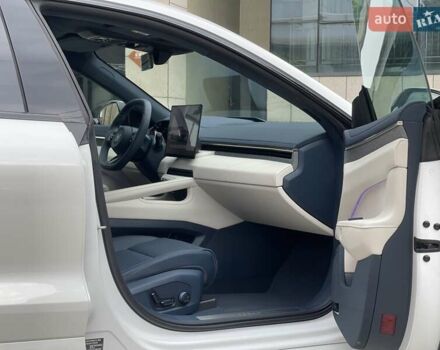 Белый Zeekr 001, объемом двигателя 0 л и пробегом 3 тыс. км за 46900 $, фото 6 на Automoto.ua