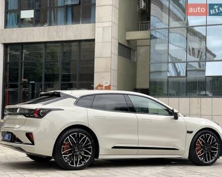 Белый Zeekr 001, объемом двигателя 0 л и пробегом 4 тыс. км за 46900 $, фото 3 на Automoto.ua