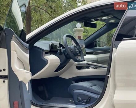 Белый Zeekr 001, объемом двигателя 0 л и пробегом 4 тыс. км за 46900 $, фото 5 на Automoto.ua