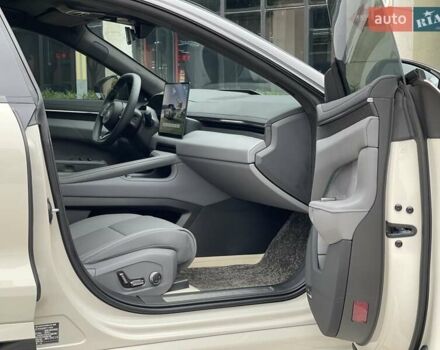 Белый Zeekr 001, объемом двигателя 0 л и пробегом 7 тыс. км за 39500 $, фото 7 на Automoto.ua