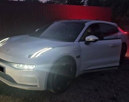 Белый Zeekr 001, объемом двигателя 0 л и пробегом 75 тыс. км за 33000 $, фото 1 на Automoto.ua