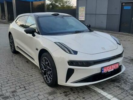 Zeekr 001 2024 в Днепре (Днепропетровске) на Automoto.ua Белый Zeekr 001, объемом двигателя 0 л и пробегом 10 тыс. км за 45999 $, фото 1 на Automoto.ua