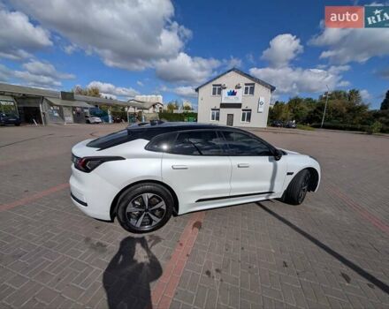 Білий Zeekr 001, об'ємом двигуна 0 л та пробігом 35 тис. км за 34000 $, фото 1 на Automoto.ua