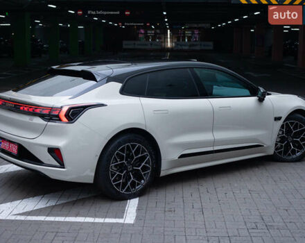 Бежевий Zeekr 001, об'ємом двигуна 0 л та пробігом 15 тис. км за 45900 $, фото 4 на Automoto.ua