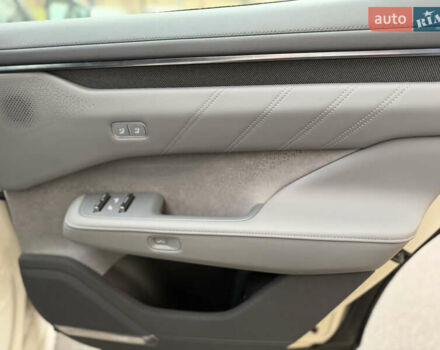 Бежевый Zeekr 001, объемом двигателя 0 л и пробегом 10 тыс. км за 36900 $, фото 5 на Automoto.ua