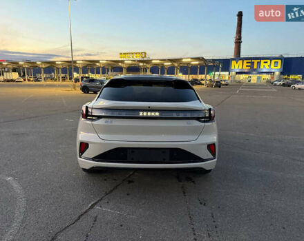 Бежевый Zeekr 001, объемом двигателя 0 л и пробегом 12 тыс. км за 46777 $, фото 5 на Automoto.ua