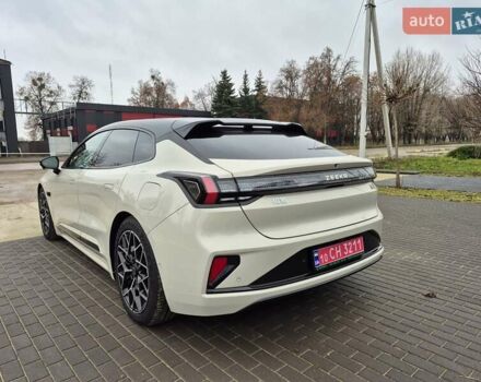 Бежевый Zeekr 001, объемом двигателя 0 л и пробегом 8 тыс. км за 44900 $, фото 2 на Automoto.ua