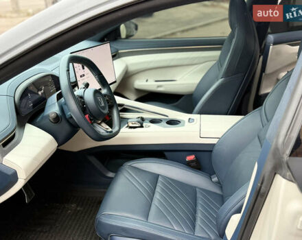 Бежевый Zeekr 001, объемом двигателя 0 л и пробегом 16 тыс. км за 42999 $, фото 19 на Automoto.ua