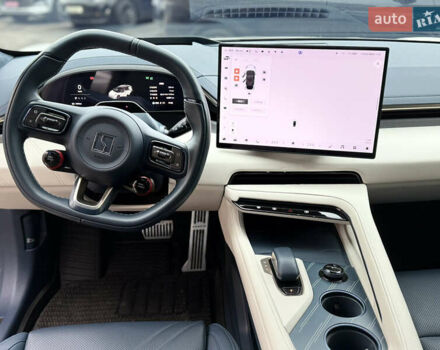 Бежевый Zeekr 001, объемом двигателя 0 л и пробегом 16 тыс. км за 42999 $, фото 15 на Automoto.ua