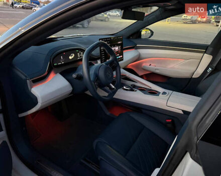 Бежевый Zeekr 001, объемом двигателя 0 л и пробегом 12 тыс. км за 46777 $, фото 10 на Automoto.ua