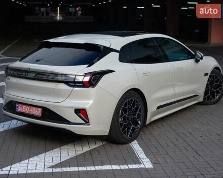 Бежевый Zeekr 001, объемом двигателя 0 л и пробегом 8 тыс. км за 42900 $, фото 6 на Automoto.ua