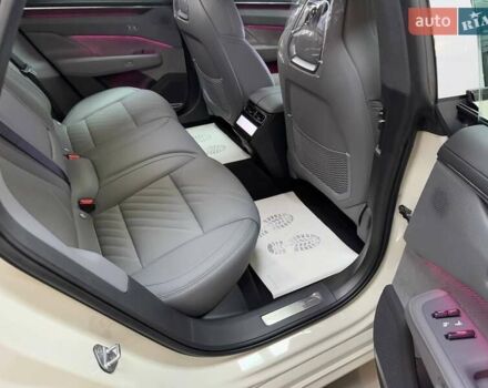 Бежевый Zeekr 001, объемом двигателя 0 л и пробегом 1 тыс. км за 42399 $, фото 19 на Automoto.ua