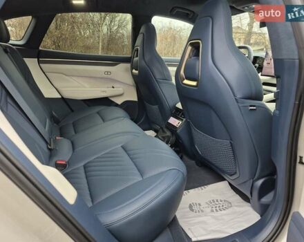 Бежевый Zeekr 001, объемом двигателя 0 л и пробегом 8 тыс. км за 44900 $, фото 24 на Automoto.ua