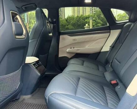 Бежевый Zeekr 001, объемом двигателя 0 л и пробегом 22 тыс. км за 42999 $, фото 6 на Automoto.ua