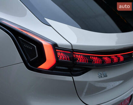 Бежевий Zeekr 001, об'ємом двигуна 0 л та пробігом 15 тис. км за 45900 $, фото 7 на Automoto.ua