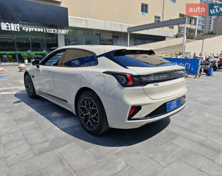 Бежевый Zeekr 001, объемом двигателя 0 л и пробегом 17 тыс. км за 43900 $, фото 2 на Automoto.ua